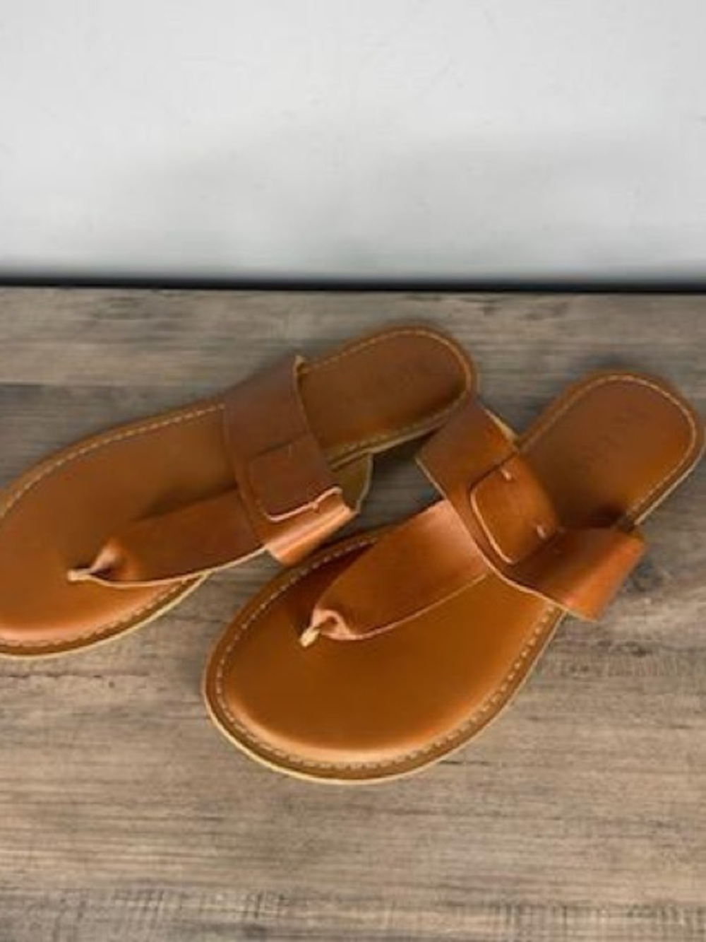 Women’s Korks Tan Toe-Post Slide Sandals size 9